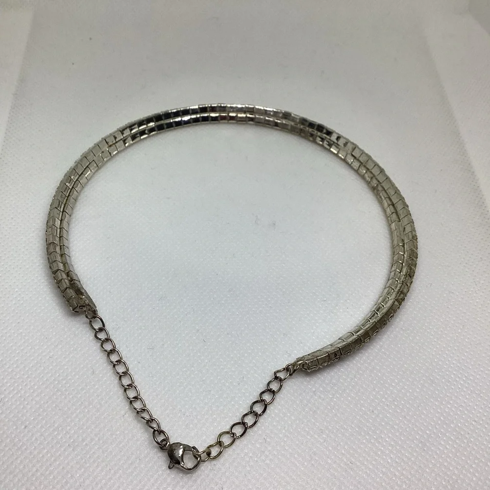 Silver tone Rhinestone Necklace - Picture 7 of 8